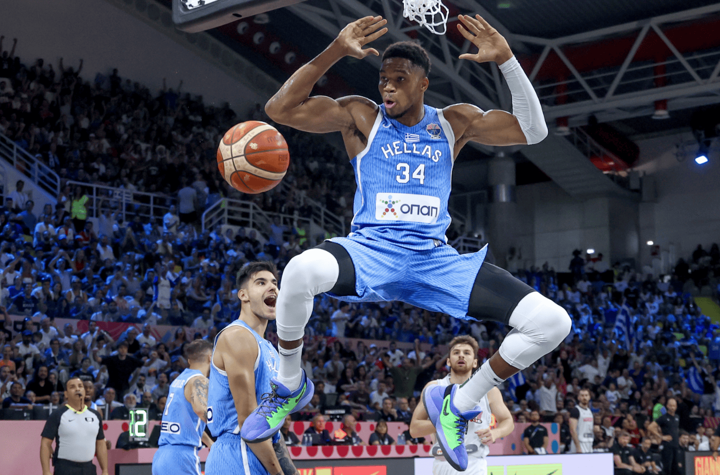 险胜引发热议！，字母哥在西班牙队比赛中刷新纪录上演精彩一战的简单介绍